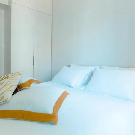 Franco's Spacious - Great Location