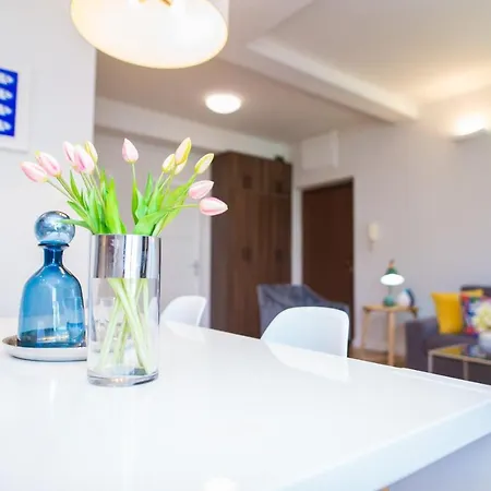 Franco's Spacious - Great Location