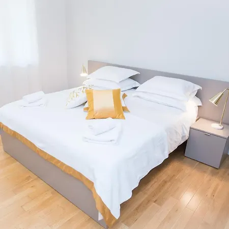 Franco's Spacious - Great Location * 스플리트