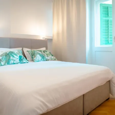 Appartement Franco's Spacious - Great Location Split