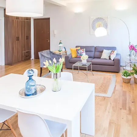 Franco's Spacious - Great Location Appartement *